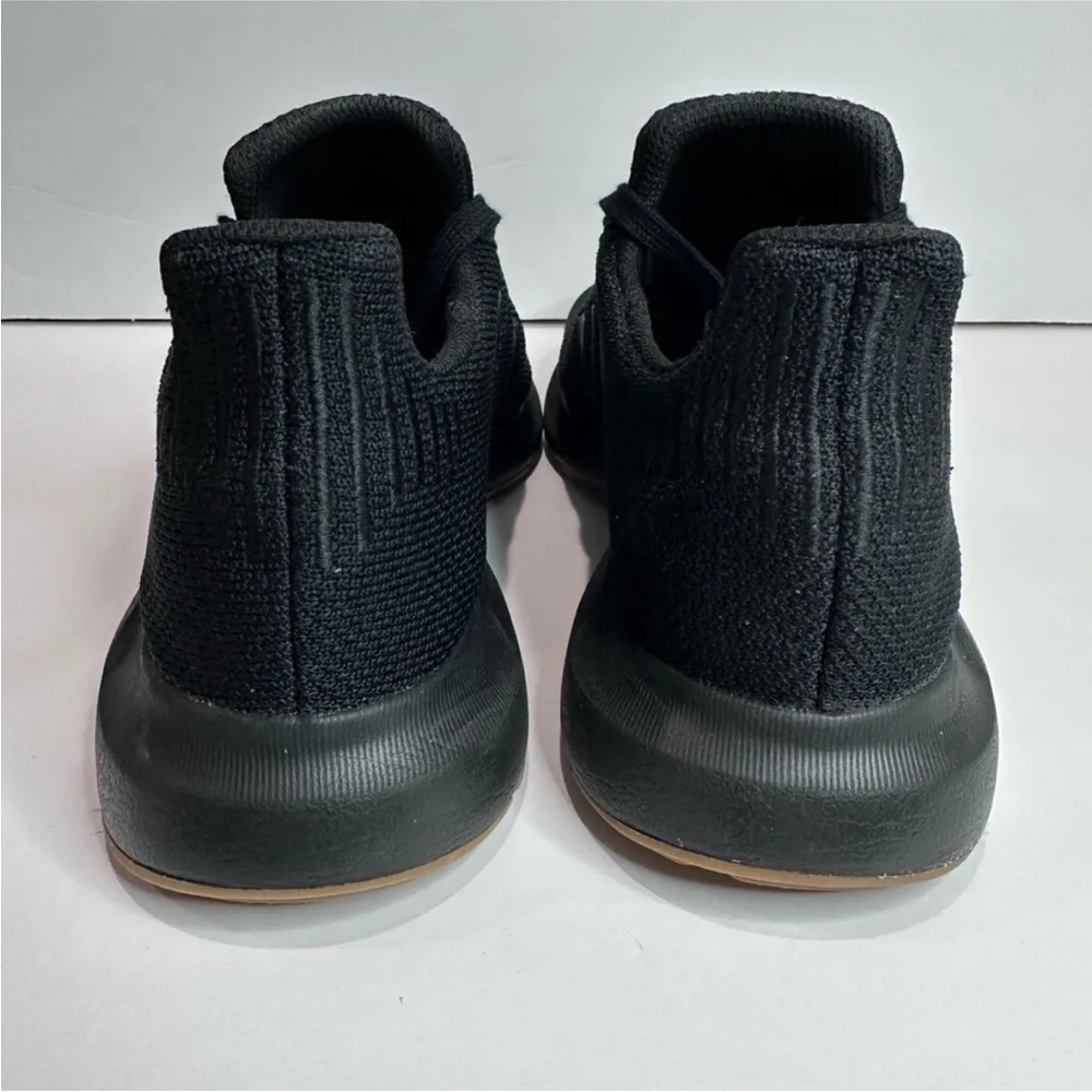 Black Adidas running shows - Picture 4 of 6